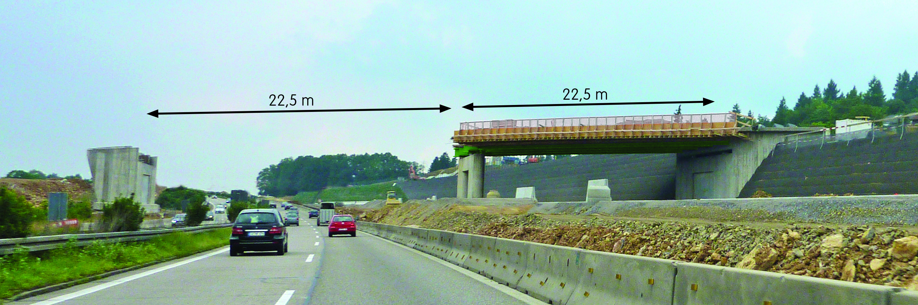 Benefits of steel solutions in bridge design. Standard bridge crossing over a 3-lane motorway (deck width: 11,50 m)