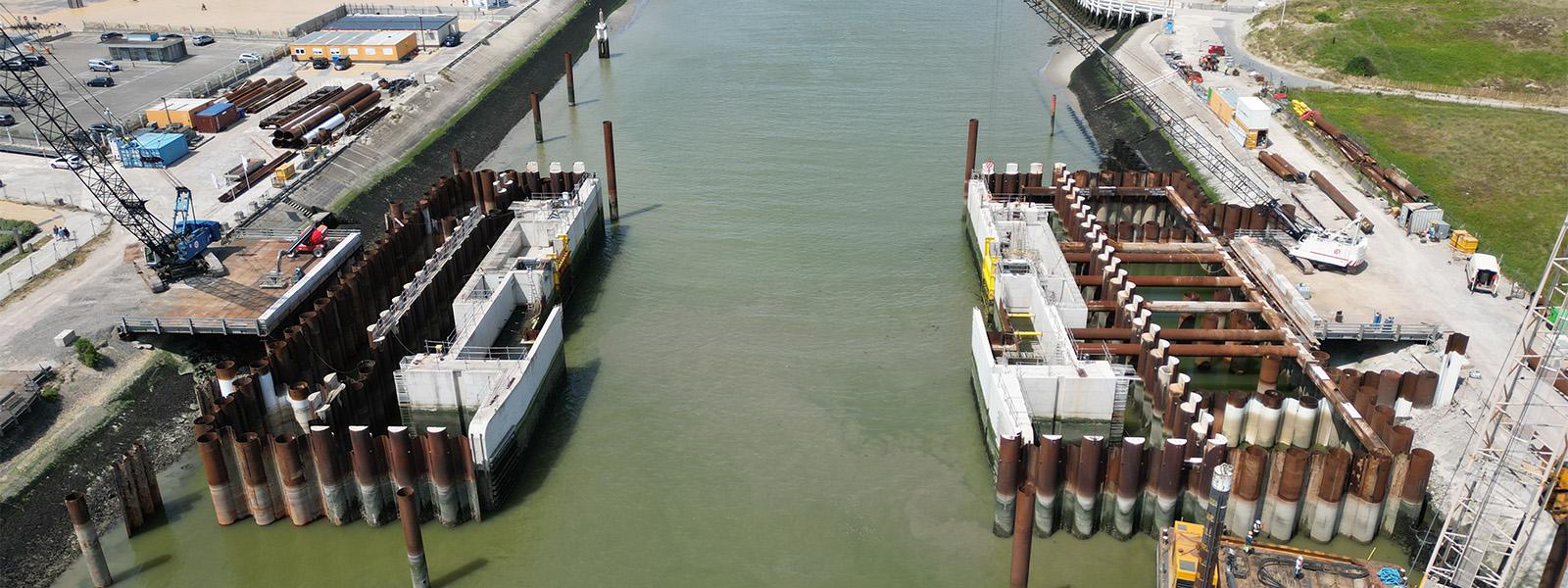 Storm surge barrier